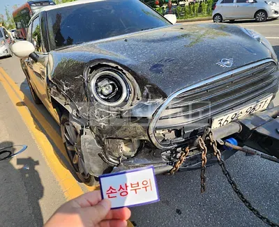 Photo 1 of 4: 2021 MINI Cooper Clubman — Korean insurance auction