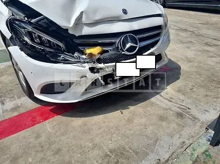 Photo 2 of 33: 2019 Mercedes-Benz C 220d, VIN WDDWF1EBXKR448467 — Korean insurance auction