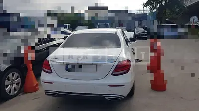 Photo 1 of 10: 2019 Mercedes-Benz E220 d 4Matic — Korean insurance auction