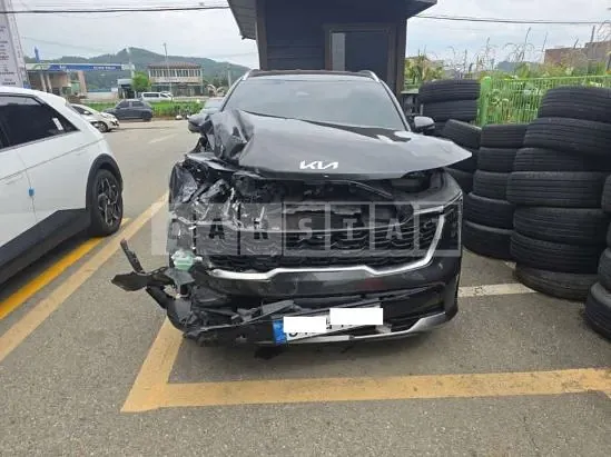 Photo 2 of 30: 2025 Kia Sorento, VIN KNARH81GBSA355735 — Korean insurance auction