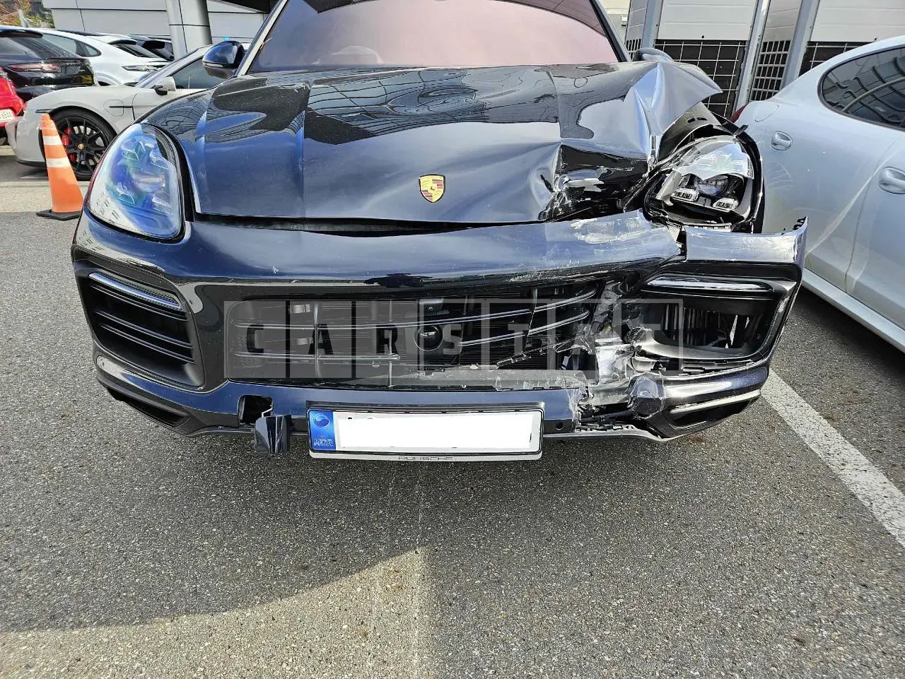 Photo 2 of 37: 2023 Porsche Cayenne Coupe, VIN WP1BA29Y2PDA36929 — Korean insurance auction
