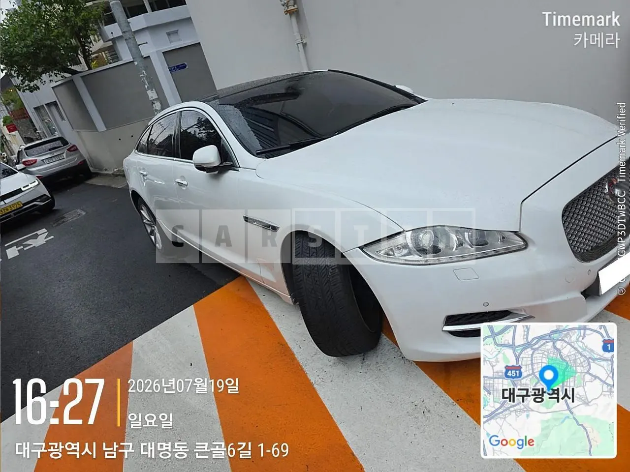 Photo 2 of 12: 2015 Jaguar XJ 3.0d, VIN SAJAA2226FNV76491 — Korean insurance auction