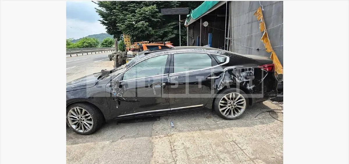 Photo 2 of 12: 2019 Kia K7 — Korean insurance auction