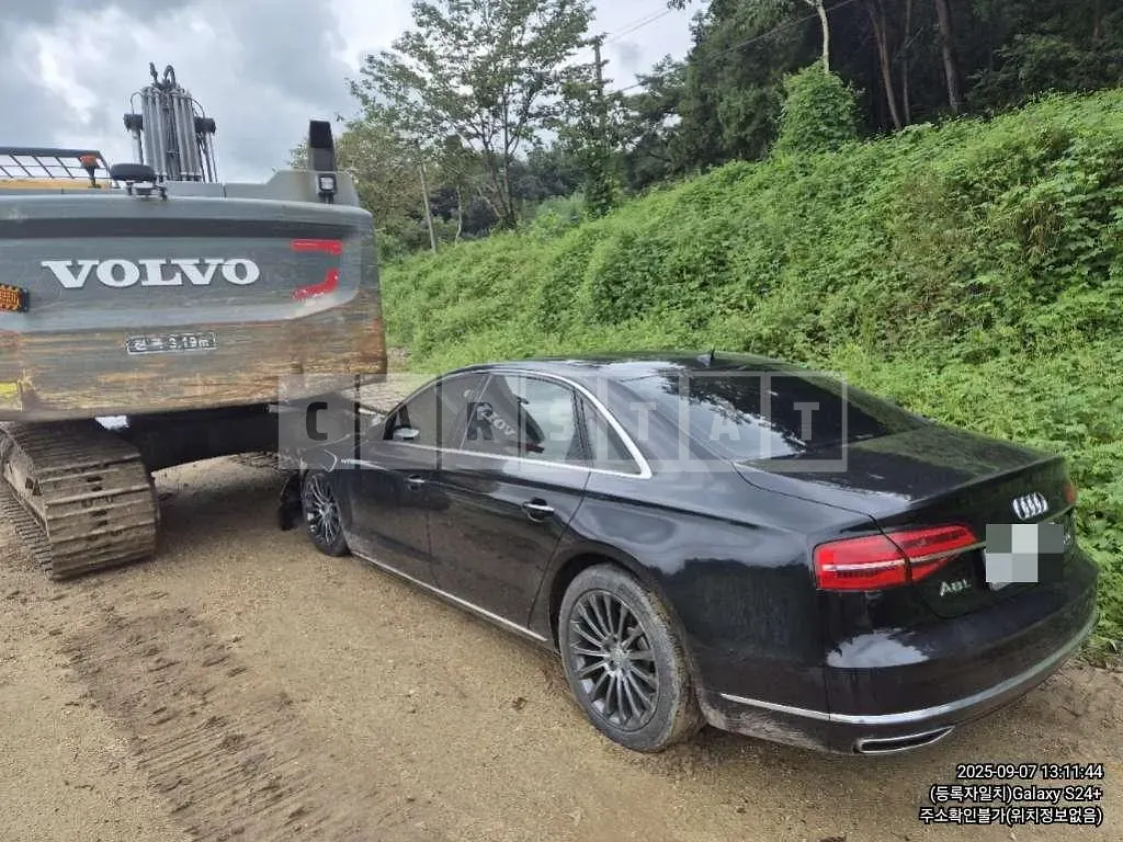 Photo 2 of 9: 2015 Audi A8L 50 TDI quattro — Korean insurance auction
