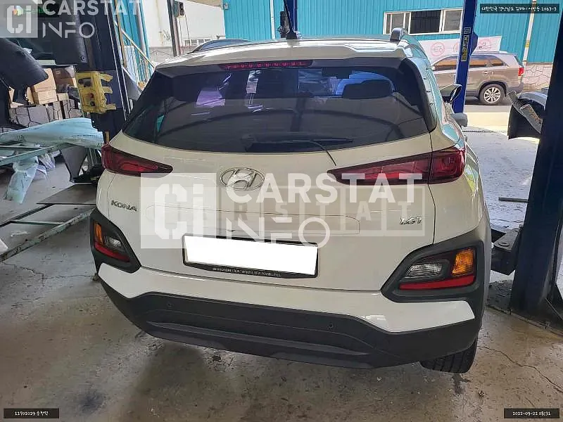 Photo 2 of 10: 2018 Hyundai Kona, VIN KMHK4815GJU140929 — Korean insurance auction