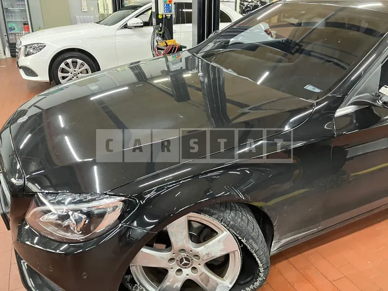 Photo 2 of 20: 2018 Mercedes-Benz C200 d, VIN WDDWF3HB9JR354084 — Korean insurance auction
