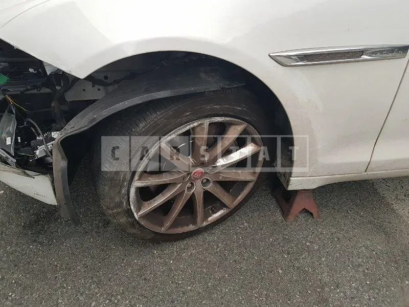 Photo 2 of 19: 2015 Jaguar XJ 3.0d — Korean insurance auction