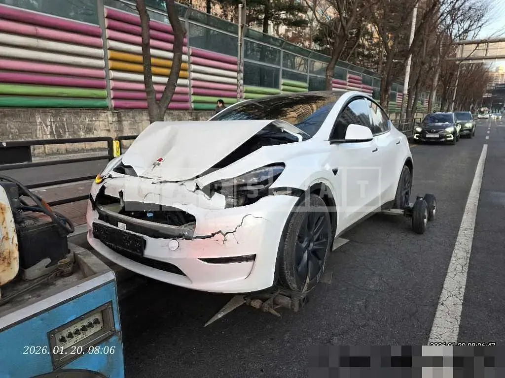 Photo 2 of 5: 2024 Tesla Model Y Long Range — Korean insurance auction