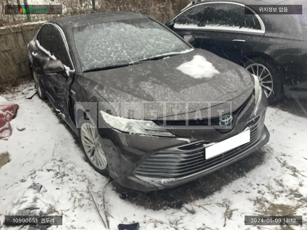 Photo 2 of 19: 2018 Toyota Camry Hybrid, VIN JTNB21HK8J3013556 — Korean insurance auction
