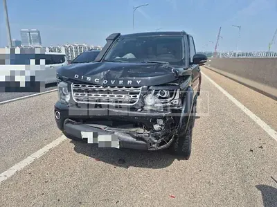 Photo 1 of 6: 2016 Land Rover Discovery 4 3.0d — Korean insurance auction