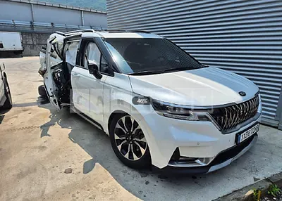 Photo 1 of 12: 2021 Kia Carnival — Korean insurance auction
