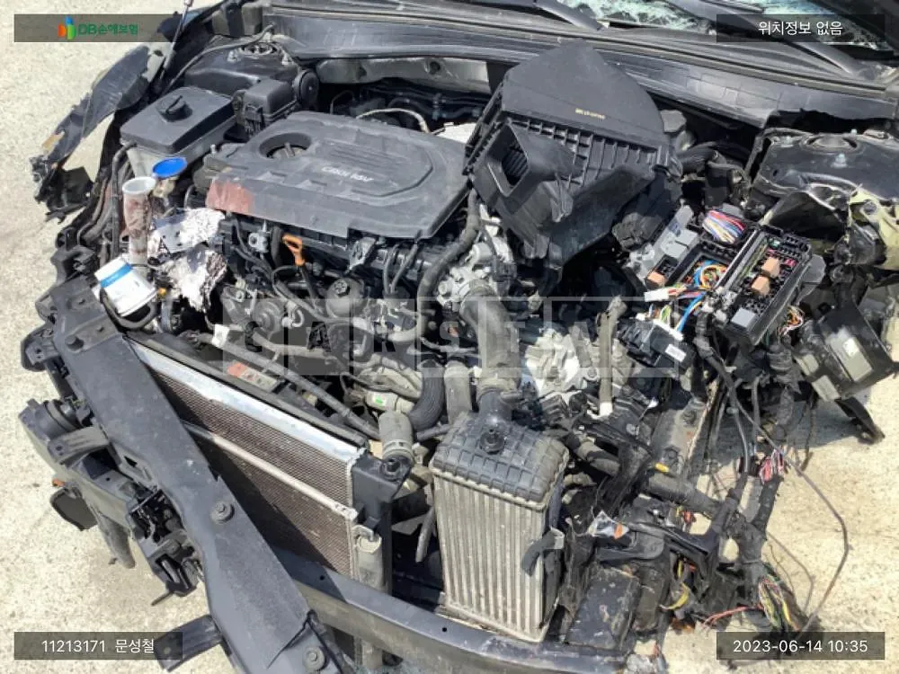 Photo 2 of 8: 2017 Kia K5, VIN KNAGS415GJA204697 — Korean insurance auction