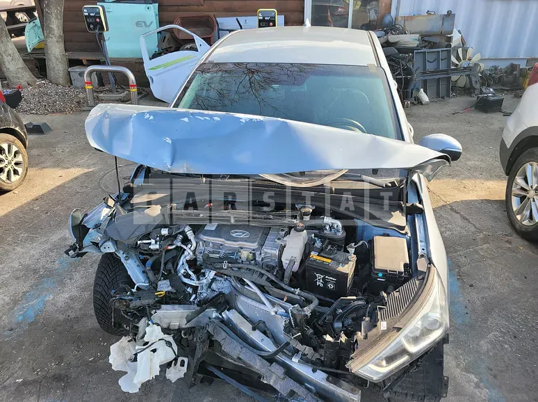 Photo 2 of 21: 2017 Hyundai Modern Ionic Electric, VIN KMHC051HFHU010016 — Korean insurance auction