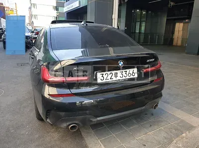 Photo 1 of 5: 2019 BMW 330i xDrive M Sport Package, VIN WBA5R9109KFH29001 — Korean insurance auction