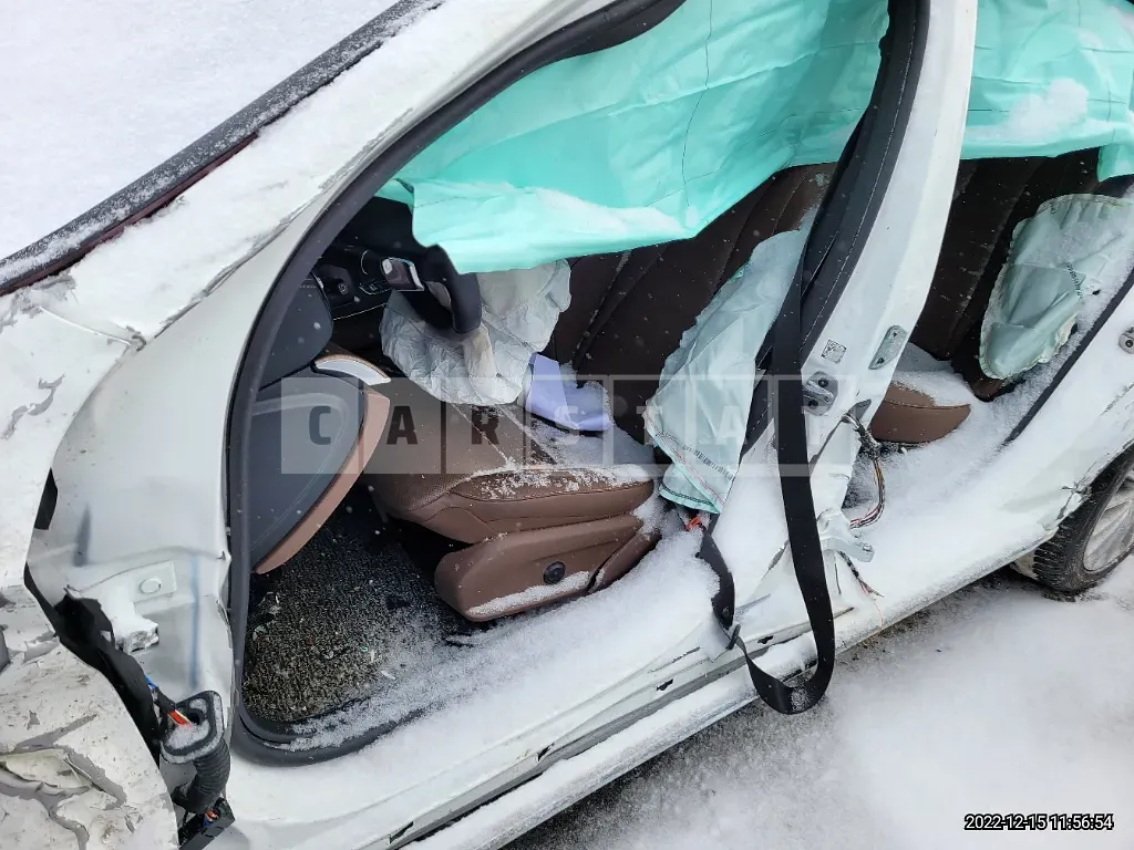 Photo 2 of 25: 2021 Mercedes-Benz E250, VIN W1KZF4FB2MA971772 — Korean insurance auction