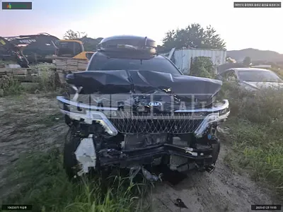 Photo 1 of 15: 2020 Kia Carnival, VIN KNANE81BBMS018482 — Korean insurance auction