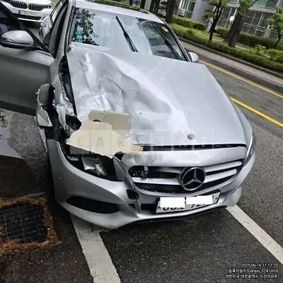 Photo 1 of 9: 2018 Mercedes-Benz C 200d — Korean insurance auction