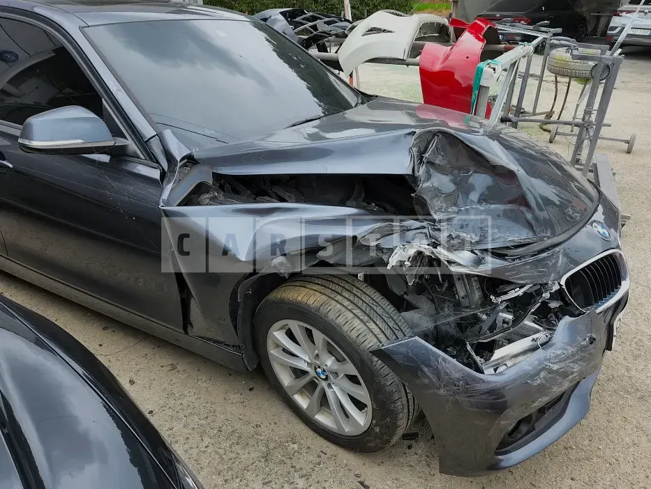 Photo 2 of 4: 2018 BMW 320d, VIN WBA8C5107JA075826 — Korean insurance auction