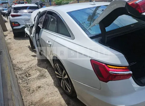 Photo 2 of 11: 2022 Audi A6 45 TFSI quattro — Korean insurance auction