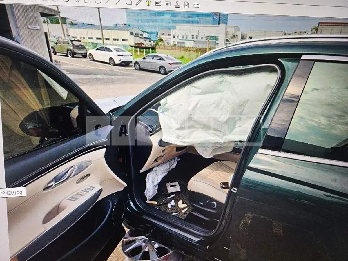 Photo 2 of 14: 2021 Genesis GV70 — Korean insurance auction