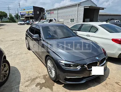 Photo 1 of 10: 2017 BMW 320i — Korean insurance auction