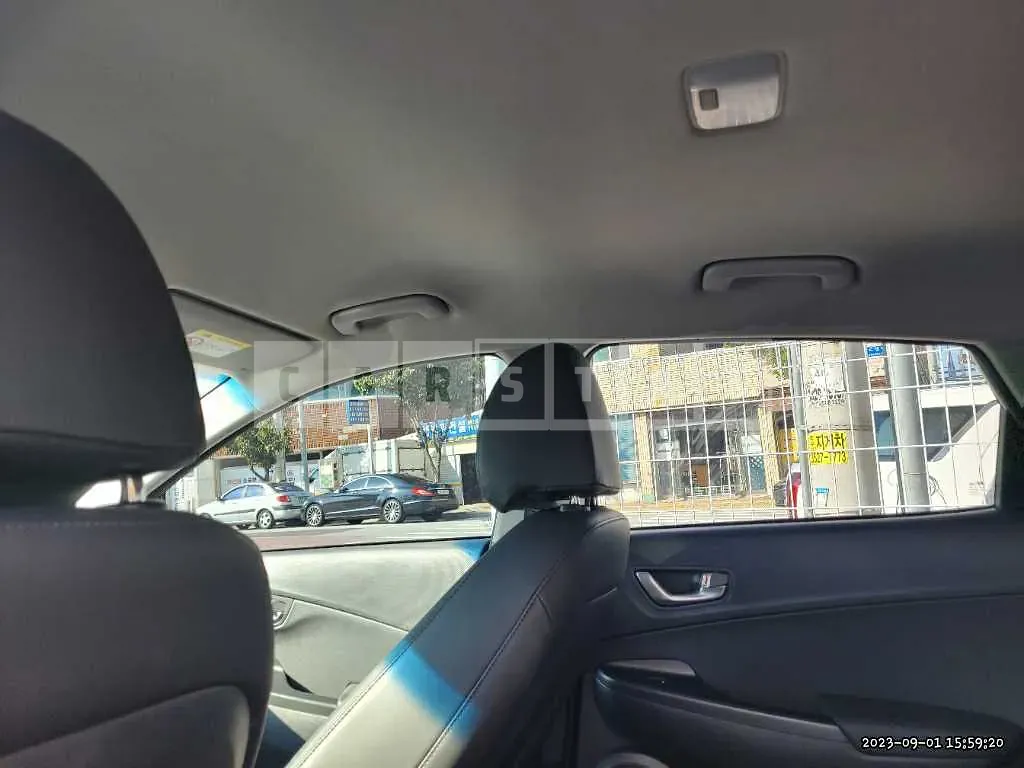 Photo 2 of 22: 2021 Hyundai Kona, VIN KMHK381EGMU053772 — Korean insurance auction