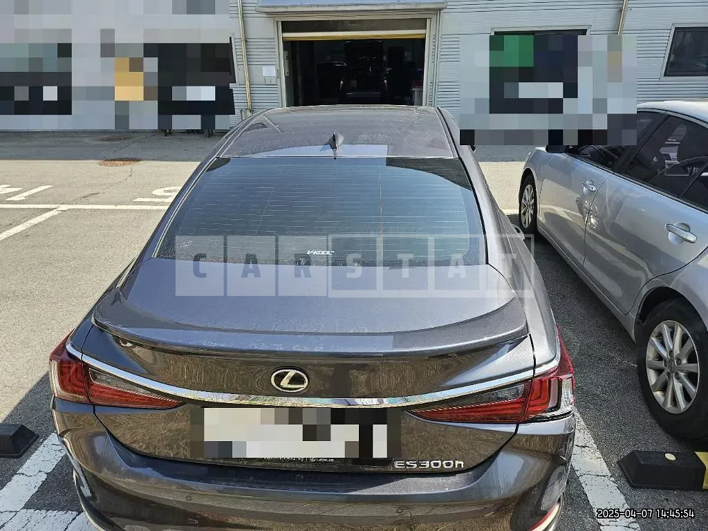 Photo 2 of 30: 2023 Lexus ES300h — Korean insurance auction
