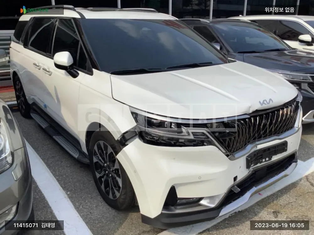 Photo 2 of 13: 2022 Kia Carnival, VIN KNANE813BPS217008 — Korean insurance auction