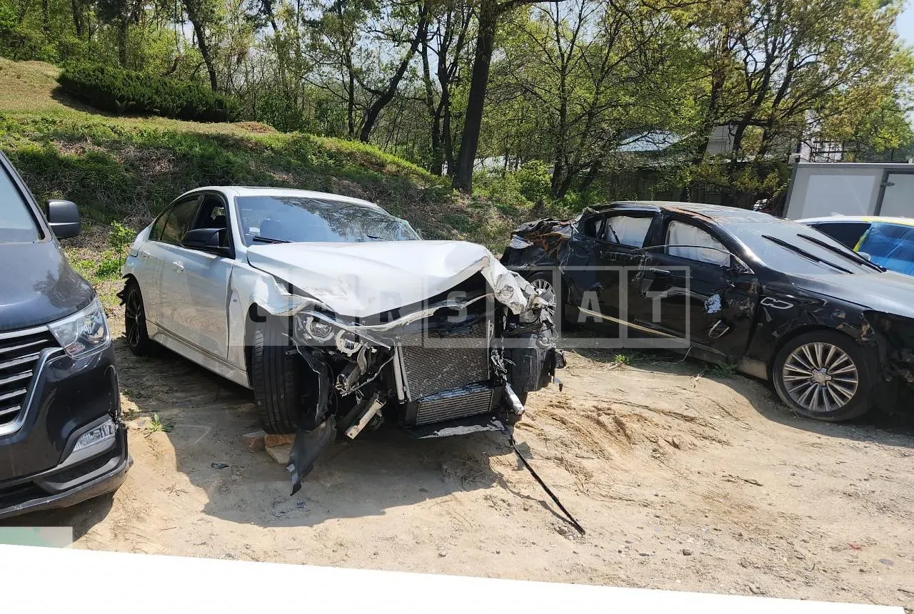 Photo 2 of 28: 2016 BMW 320d, VIN WBA8C5103GK640110 — Korean insurance auction
