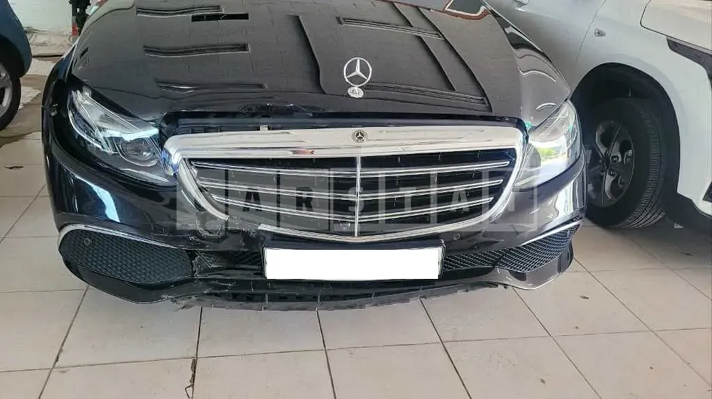 Photo 2 of 12: 2018 Mercedes-Benz E300 — Korean insurance auction