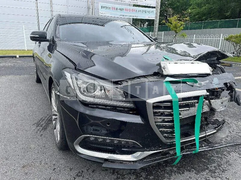 Photo 2 of 39: 2017 Hyundai Genesis G80, VIN KMHGM41DDJU254311 — Korean insurance auction