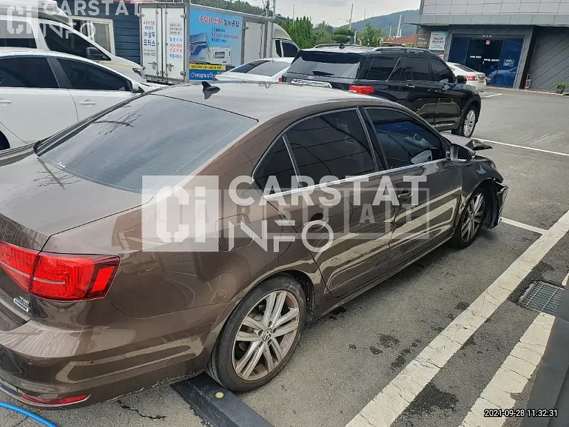 Photo 2 of 17: 2015 Volkswagen Zeta 2.0 TDI BMT Premium, VIN WVWZZZ16ZFM016113 — Korean insurance auction