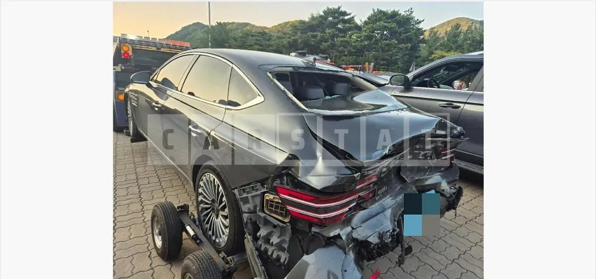 Photo 2 of 29: 2022 Genesis G80 Electric Car AWD — Korean insurance auction