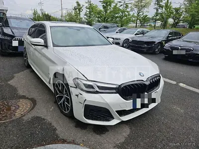 Photo 1 of 19: 2020 BMW 530e — Korean insurance auction