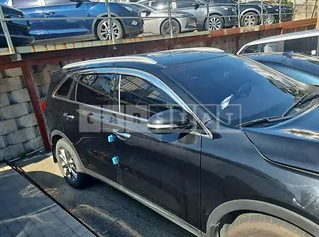 Photo 2 of 12: 2017 Kia Sorento, VIN KNAPS81ABHA319111 — Korean insurance auction