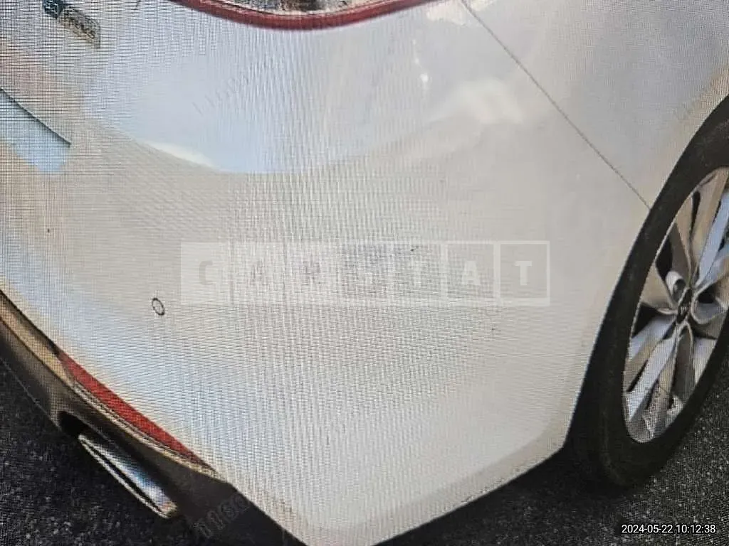 Photo 2 of 7: 2016 Kia K5 — Korean insurance auction