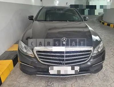 Photo 1 of 28: 2019 Mercedes-Benz E300 4Matic, VIN WDDZF4KB5KA683330 — Korean insurance auction