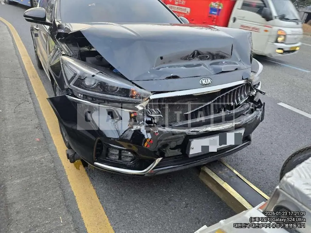 Photo 2 of 22: 2016 Kia K7 — Korean insurance auction