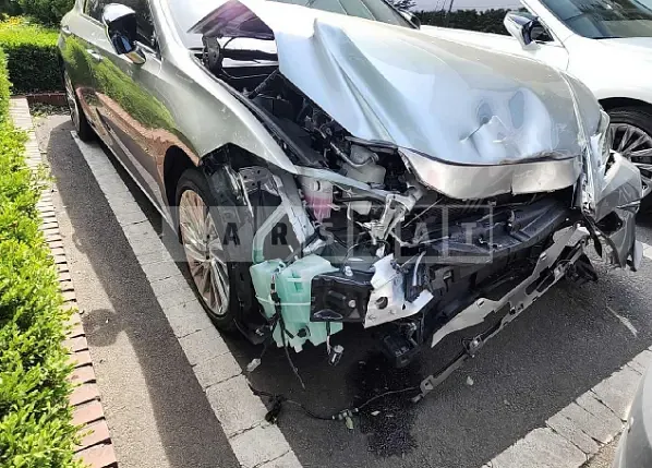 Photo 2 of 21: 2020 Lexus ES300h, VIN JTHB21B16L2097579 — Korean insurance auction