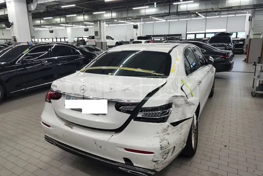 Photo 2 of 10: 2023 Mercedes-Benz E250 — Korean insurance auction