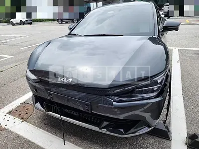 Photo 1 of 17: 2022 Kia EV6 Long Range — Korean insurance auction