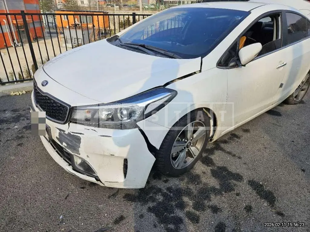 Photo 2 of 9: 2017 Kia Kz — Korean insurance auction