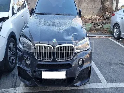 Photo 1 of 33: 2016 BMW X5 xDrive 40d, VIN WBAKS6106G0N62772 — Korean insurance auction