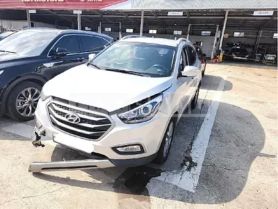 Photo 1 of 13: 2015 Hyundai Tucson, VIN KMHJT81VBFU000132 — Korean insurance auction