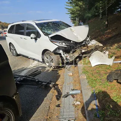 Photo 1 of 21: 2024 Toyota Sienna Hybrid 2WD — Korean insurance auction