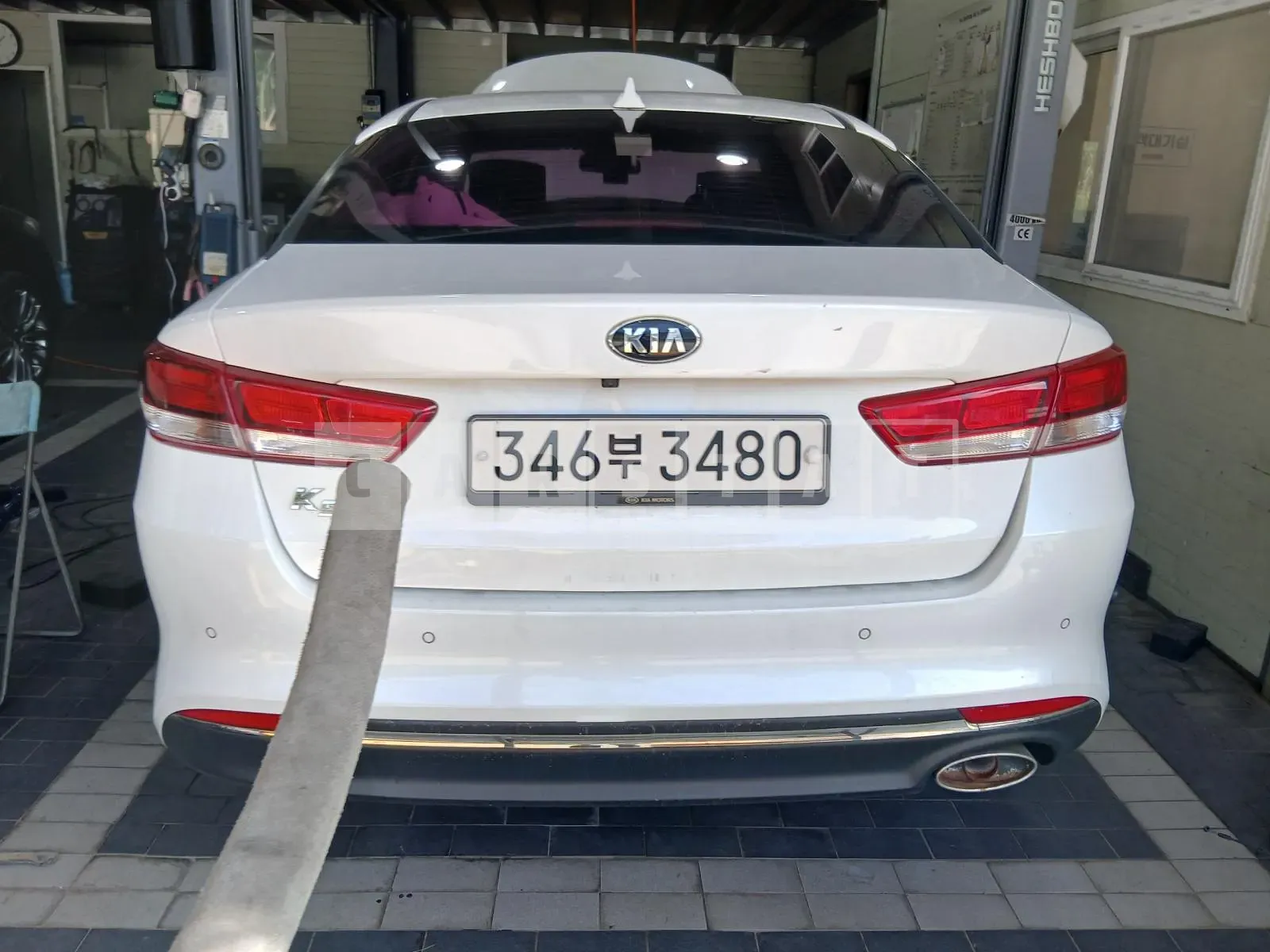 Photo 2 of 3: 2015 Kia K5 2.0 LPG, VIN KNAGS416BGA016063 — Korean insurance auction