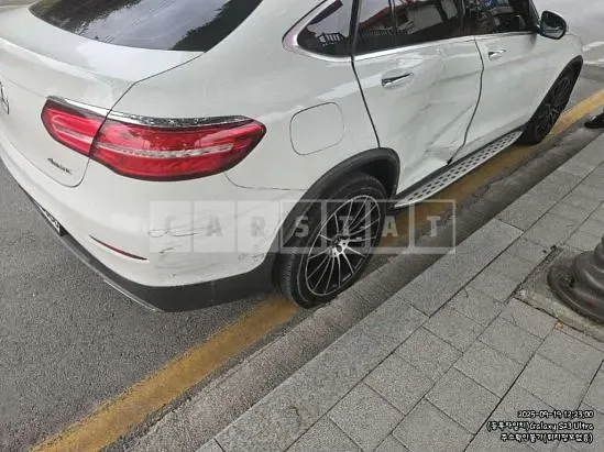 Photo 2 of 4: 2018 Mercedes-Benz GLC220d 4Matic Coupe — Korean insurance auction