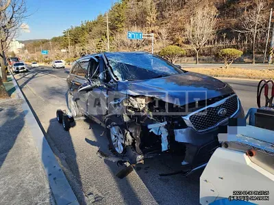 Photo 1 of 3: 2015 Kia Sorento 2.0 (4WD), VIN KNAPS81ADFA084388 — Korean insurance auction