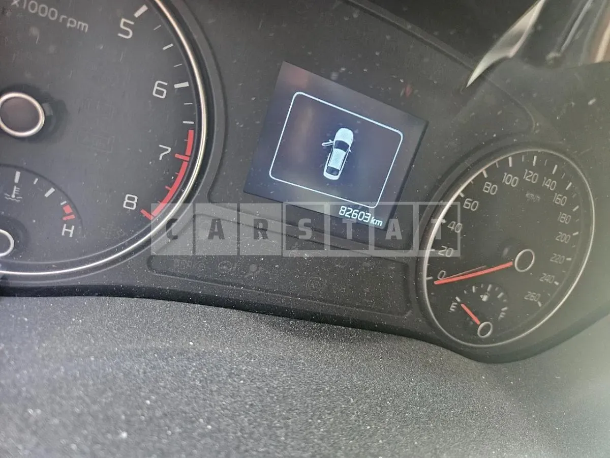 Photo 2 of 7: 2016 Kia K5 — Korean insurance auction