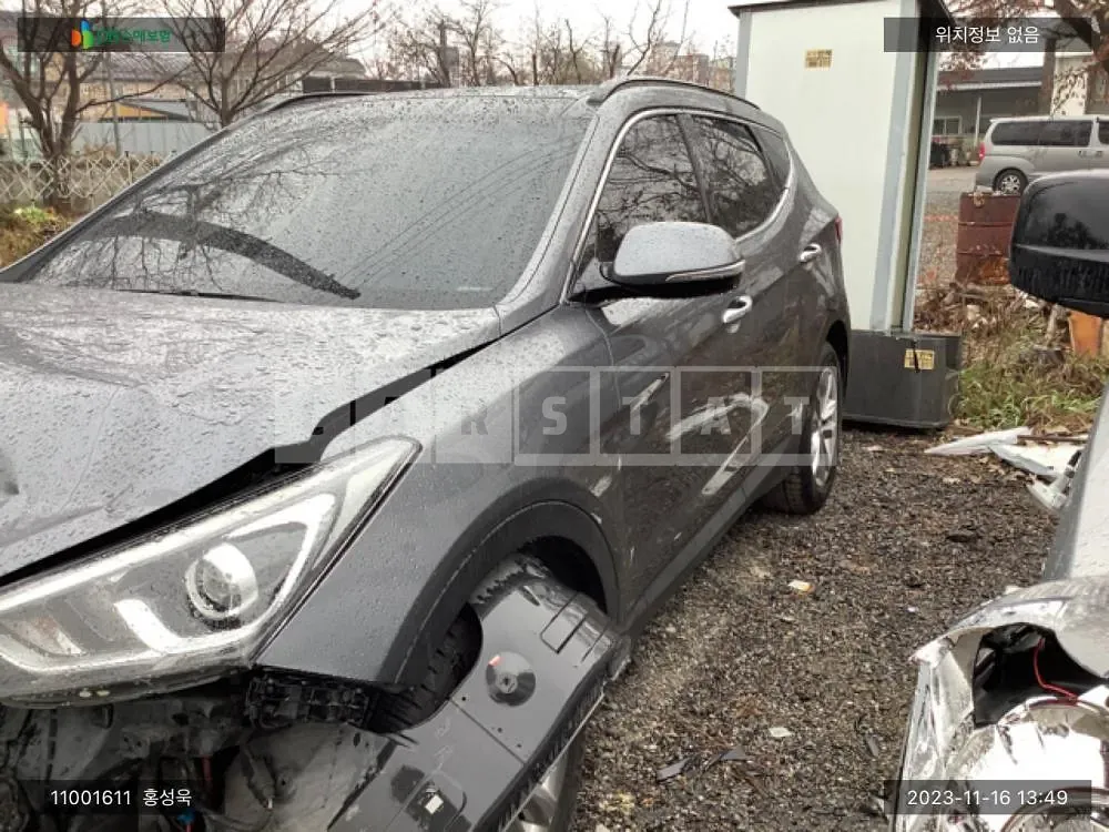 Photo 2 of 10: 2016 Hyundai Santa Fe, VIN KMHSU81UBGU666870 — Korean insurance auction